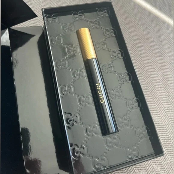 Gucci Le Magnétisme Volumizing Mascara - Picture 7 of 9